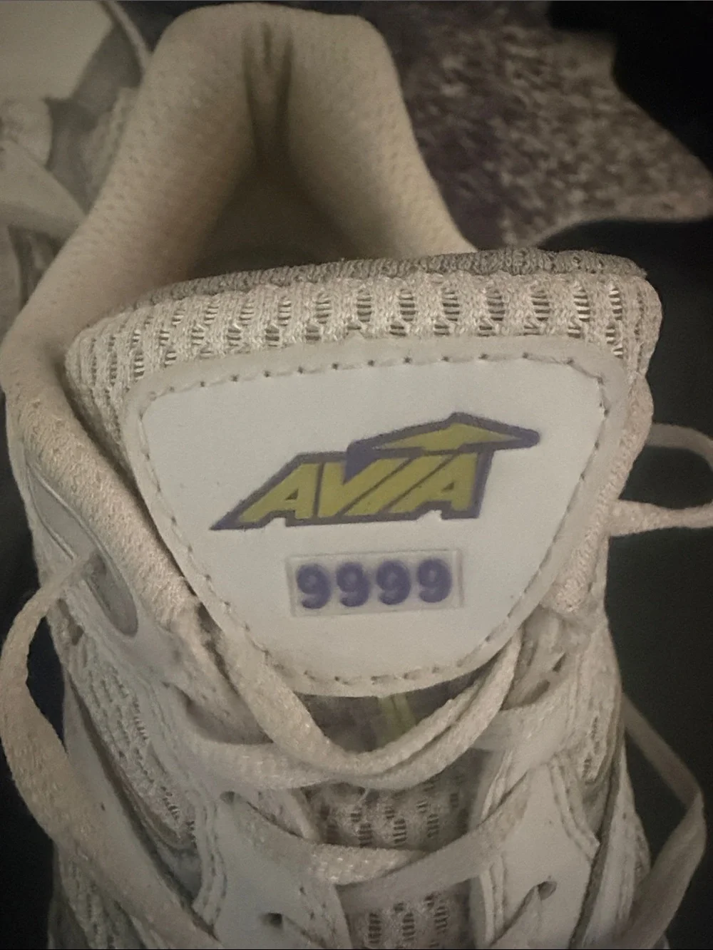 Vintage Avia White Sneakers with archrocker flex-plus.